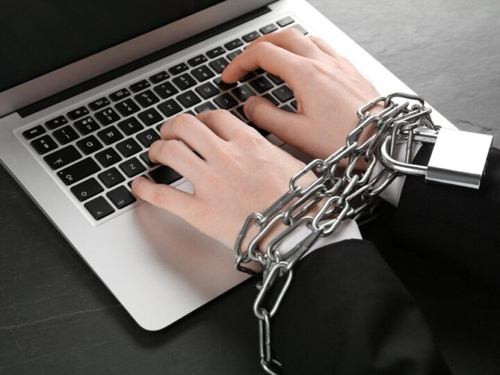 Zniesławienie w internecie: przykłady i konsekwencje prawne