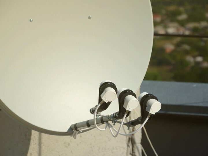 Jak ustawić antenę satelitarną za pomocą telefonu – praktyczny poradnik