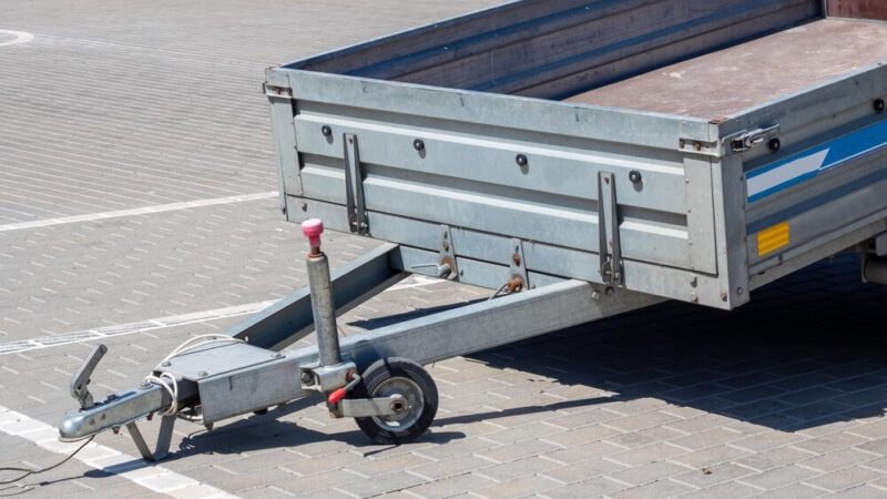 Jaką przyczepę można ciągnąć na kat. B – przepisy i limity