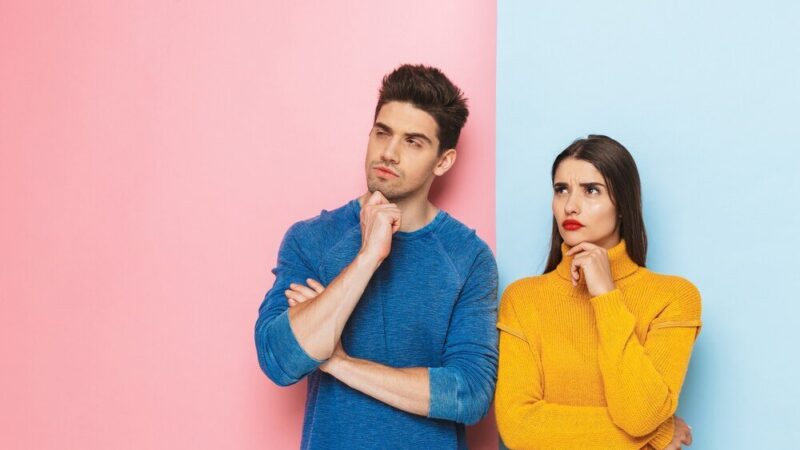 O czym myśli facet, gdy na ciebie patrzy?