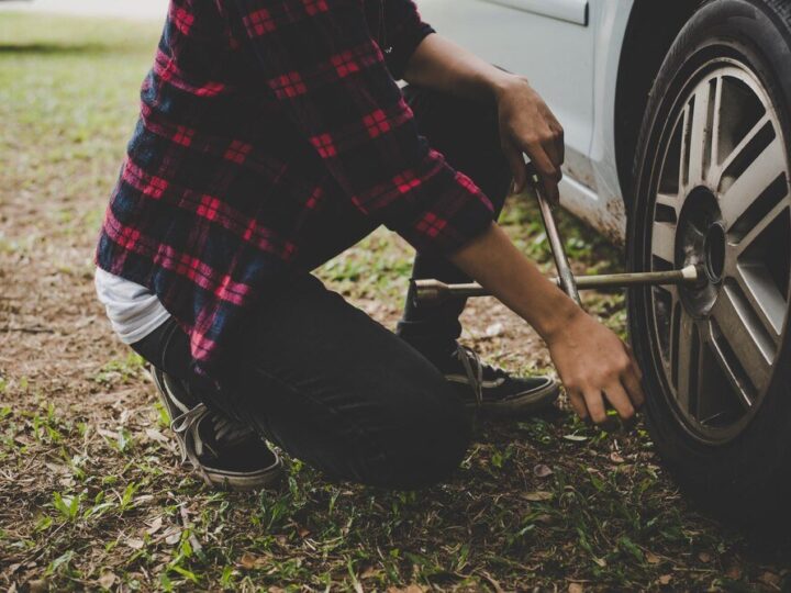 Z jaką siłą dokręcać koła – praktyczny poradnik kierowcy