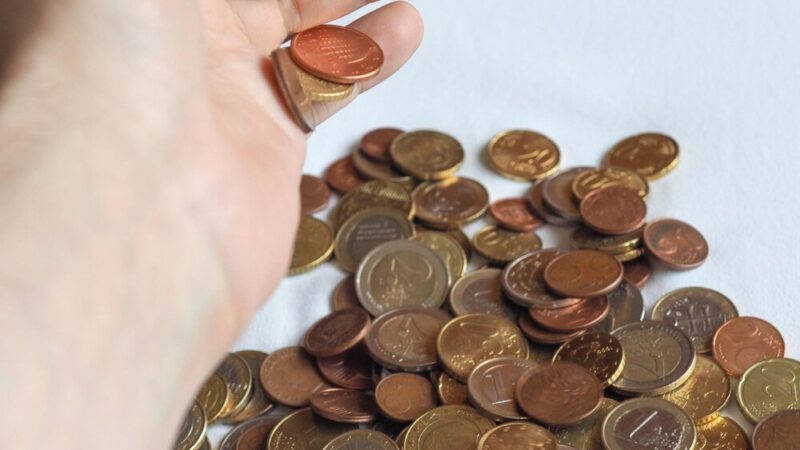 Co to jest rewers monety?