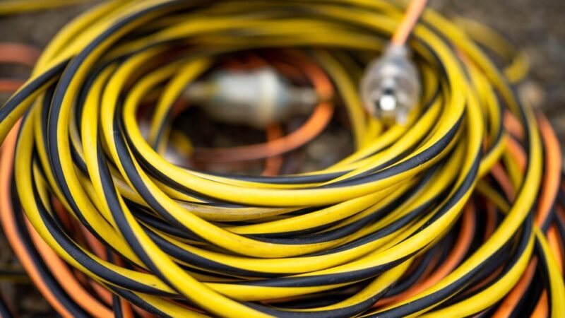 Czym się różni kabel od przewodu?