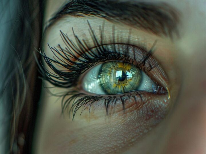 Głębokie spojrzenie w oczy – co oznacza w relacjach międzyludzkich?