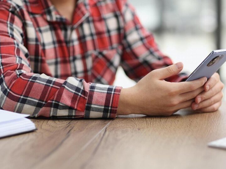 Jak często pisać na początku znajomości – zasady zdrowej komunikacji