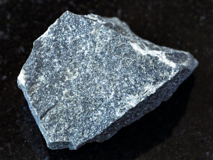 Markazyt – właściwości i znaczenie w biżuterii