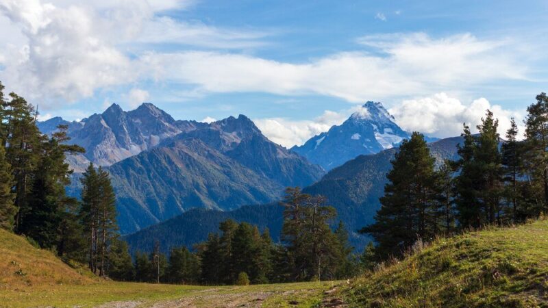 Potężna bryła gór krzyżówka – poprawna odpowiedź i podpowiedzi