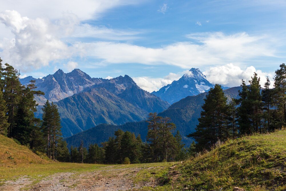 Potężna bryła gór krzyżówka – poprawna odpowiedź i podpowiedzi