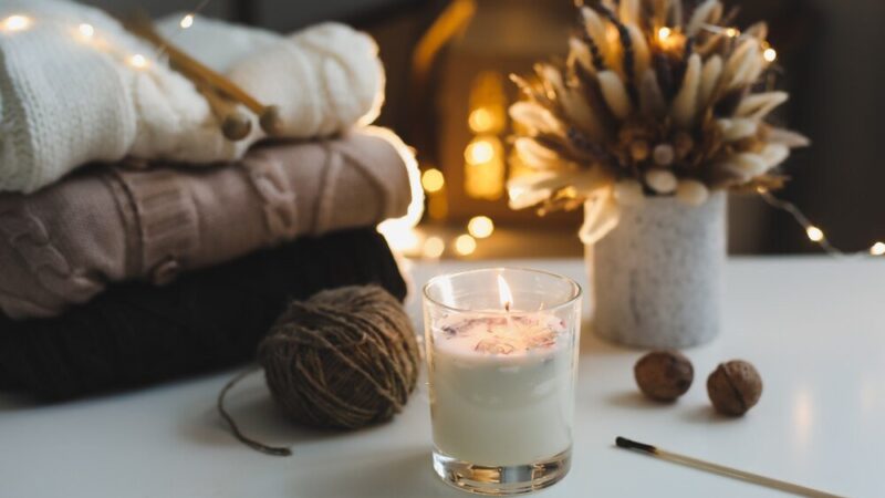 Świece z wosku pszczelego – właściwości i zastosowanie w domu