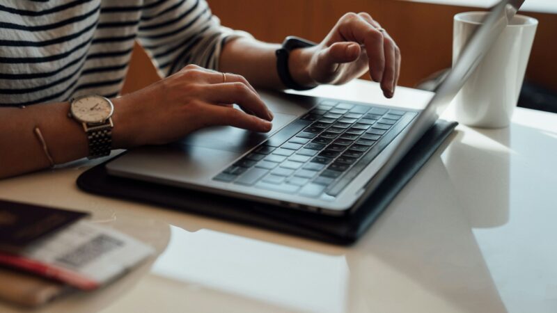 Podpis elektroniczny dla księgowych, prawników i właścicieli firm